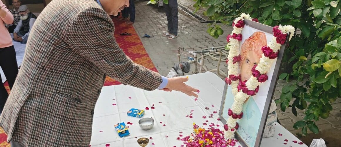 खेड़ला पहुंचे केंद्रीय राज्य मंत्री राव इंद्रजीत सिंह, समाजसेवी मामराज सिंह को दी श्रद्धांजलि मामराज सिंह के सामाजिक योगदान और सेवाभाव को किया याद