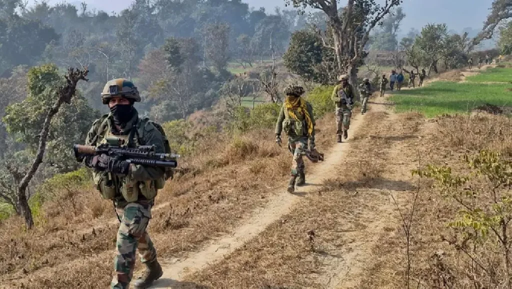 किश्तवाड़ डोलगाम: ऑपरेशन त्राशी-I में जैश-ए-मोहम्मद के 2–3 आतंकी घिरे, हाई-अलर्ट पर सेना-पुलिस-CRPF