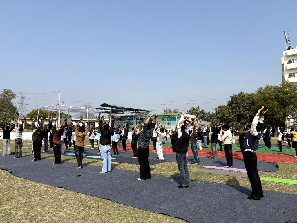 रुग्राम, 11 फरवरी। प्रदेश में खेलों को बढ़ावा देने तथा युवाओं को खेल गतिविधियों से जोड़ने के उद्देश्य से हरियाणा सरकार द्वारा वर्ष 2025-26 के लिए खेल उपकरण प्रावधान योजना को संशोधित करते हुए इसकी अवधि में एक वर्ष की वृद्धि की गई है। यह जानकारी जिला खेल अधिकारी आरती कोहली ने दी।