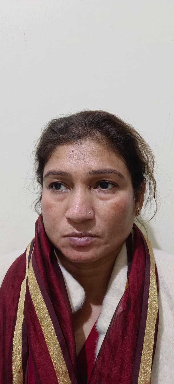 अपराध शाखा सैक्टर-43, गुरुग्राम की पुलिस टीम ने कार्यवाही करते हुए उपरोक्त अभियोग में 02 आरोपित महिलाओं को दिनांक 08.02.2026 को सैक्टर-43, गुरुग्राम से काबू किया, जिनकी पहचान 1. पिंकी (उम्र-48 वर्ष) व 2. लक्ष्मी (उम्र-48 वर्ष) दोनों निवासी विवेक विहार, दिल्ली के रूप में हुई।