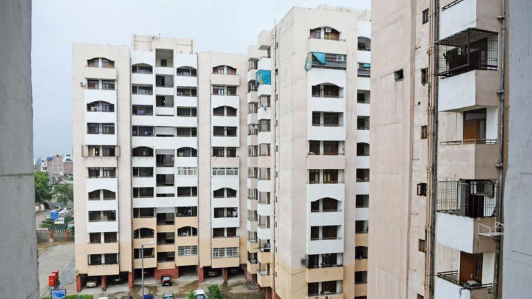 हरियाणा के सरकारी कर्मचारी सस्ते फ्लैट ले सकेंगे : दिल्ली में 25% छूट मिलेगी, रिटायर्ड कर्मियों को भी फायदा; 31 मार्च लास्ट डेट