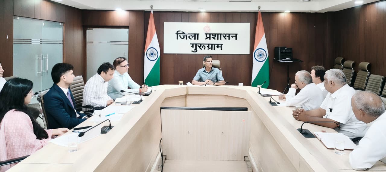 मतदाता सूची को अधिक पारदर्शी बनाने के लिए जिला निर्वाचन अधिकारी उत्तम सिंह ने राजनीतिक दलों के साथ की बैठक हर बूथ पर बीएलए की नियुक्ति से मतदाता सूची की शुद्धता और विश्वसनीयता होगी सुनिश्चित : डीसी उत्तम सिंह