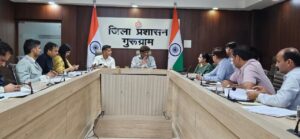 हेल्पलाइन और सहायता केंद्र भी संचालित किए जा रहे हैं।