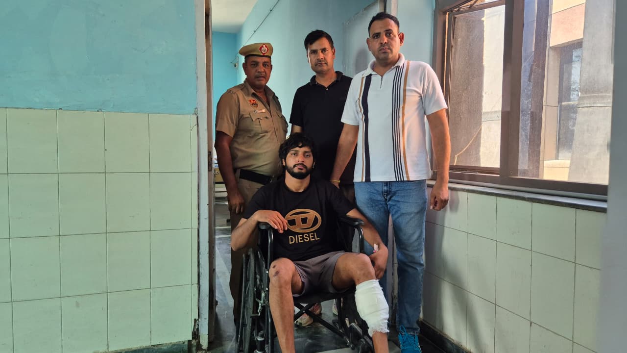मुठभेड़ के बाद 5000 का इनामी बदमाश गिरफ्तार आरोपी गुरुग्राम में अपहरण करके फिरौती मांगने की वारदात में था वांछित आरोपी पर हरियाणा और दिल्ली में गंभीर धाराओं में दर्ज है 17 मुकदमे