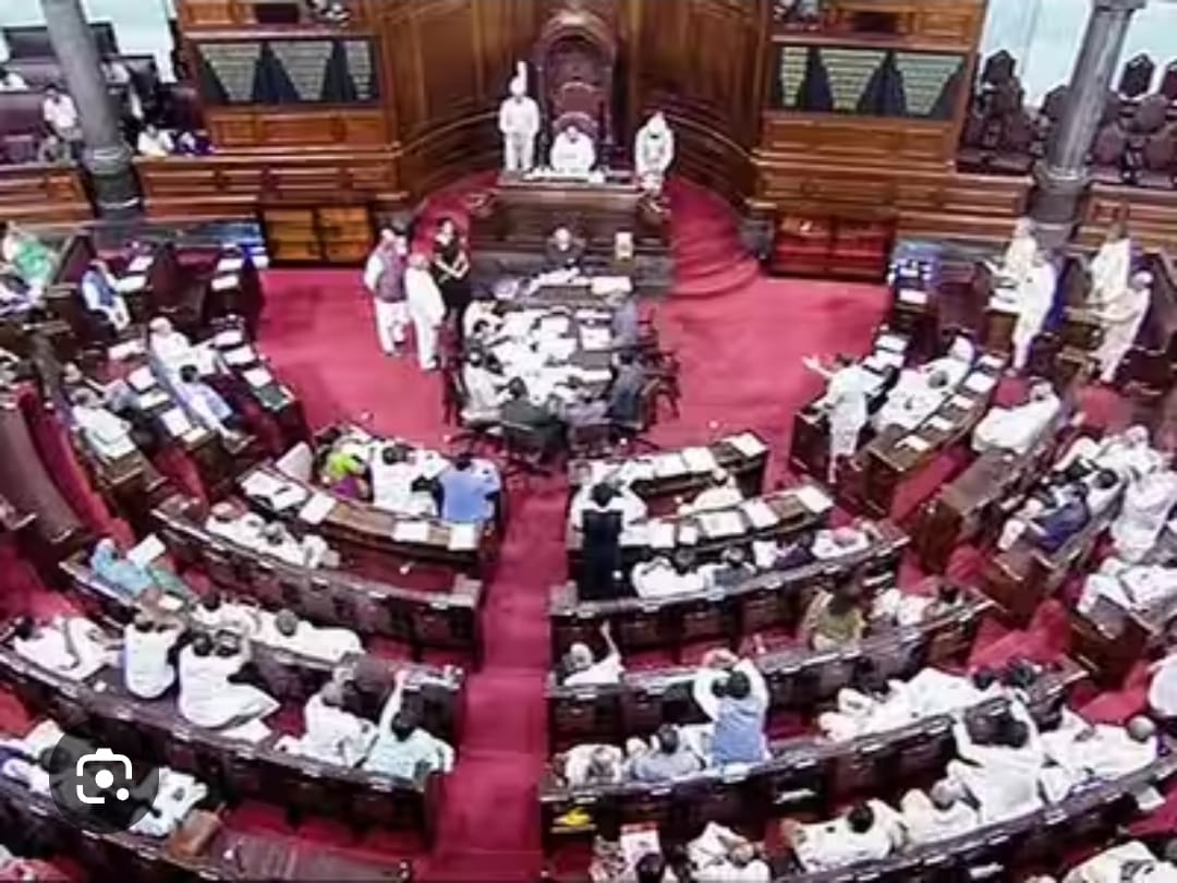 राज्यसभा की कार्यवाही दोपहर 12 बजे तक स्थगित, प्रधानमंत्री मोदी बोले- पेपर लीक के दोषियों को मिलेगी सख्त सजा नई दिल्ली, 21 जुलाई। संसद के मानसून सत्र के दौरान मंगलवार को राज्यसभा की कार्यवाही हंगामे के बीच दोपहर 12 बजे तक स्थगित कर दी गई। विपक्ष द्वारा विभिन्न मुद्दों पर जोरदार विरोध और नारेबाजी के कारण सदन की कार्यवाही सुचारु रूप से नहीं चल सकी, जिसके बाद सभापति ने सदन को 12 बजे तक के लिए स्थगित कर दिया।