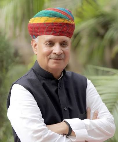 रेवाड़ी और आसपास के क्षेत्रों के लिए बड़ी खुशखबरी। केंद्रीय मंत्री राव इंद्रजीत सिंह के प्रयासों के बाद अब नमो मेट्रो (RRTS) को धारूहेड़ा और बावल से आगे बढ़ाकर बहरोड़ तक ले जाने की प्रक्रिया शुरू हो गई है। जानिए इस परियोजना से हरियाणा और राजस्थान के उद्योगों और लोगों को क्या फायदा होगा।