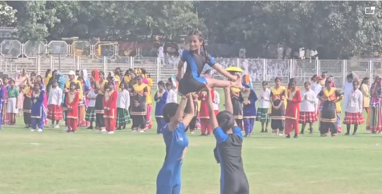 स्वतंत्रता दिवस समारोह की फुल ड्रेस रिहर्सल ताऊ देवी लाल स्टेडियम में आयोजित, डीसी उत्तम सिंह ने लिया जायजा