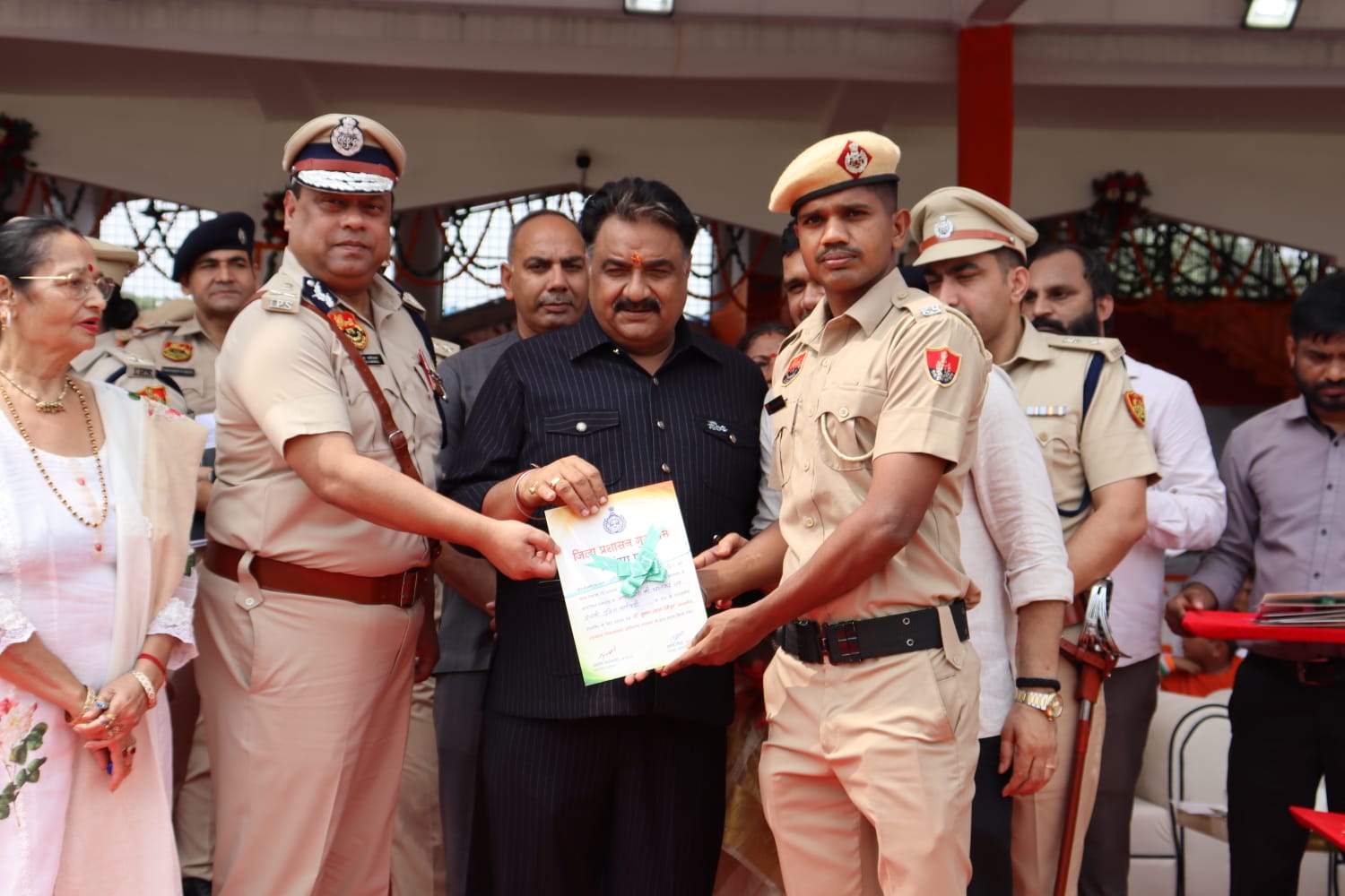 गुरुग्राम ट्रैफिक पुलिस का जलवा! परेड में हासिल किया प्रथम स्थान