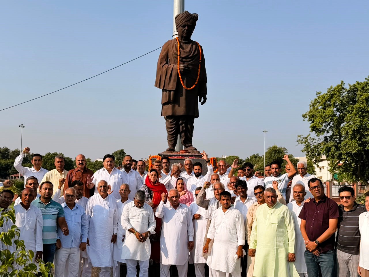चौधरी देवीलाल की 113वीं जयंती पर JJP का आयोजन, अजय सिंह चौटाला बोले- जरूरतमंदों के हित में थी उनकी सोच
