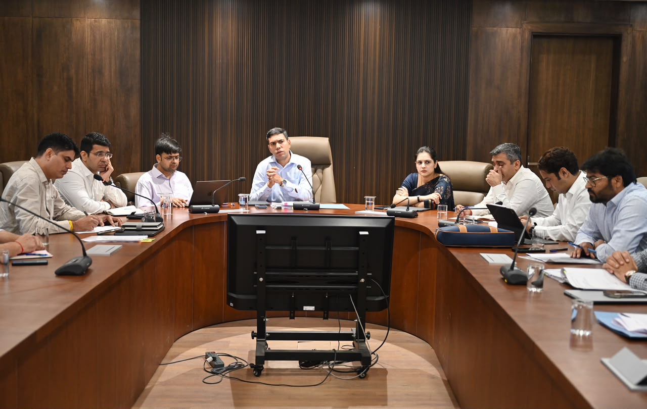 गुरुग्राम में वायु प्रदूषण नियंत्रण की तैयारियां तेज, सड़क धूल से लेकर निगरानी तक बनेगी व्यापक कार्ययोजना