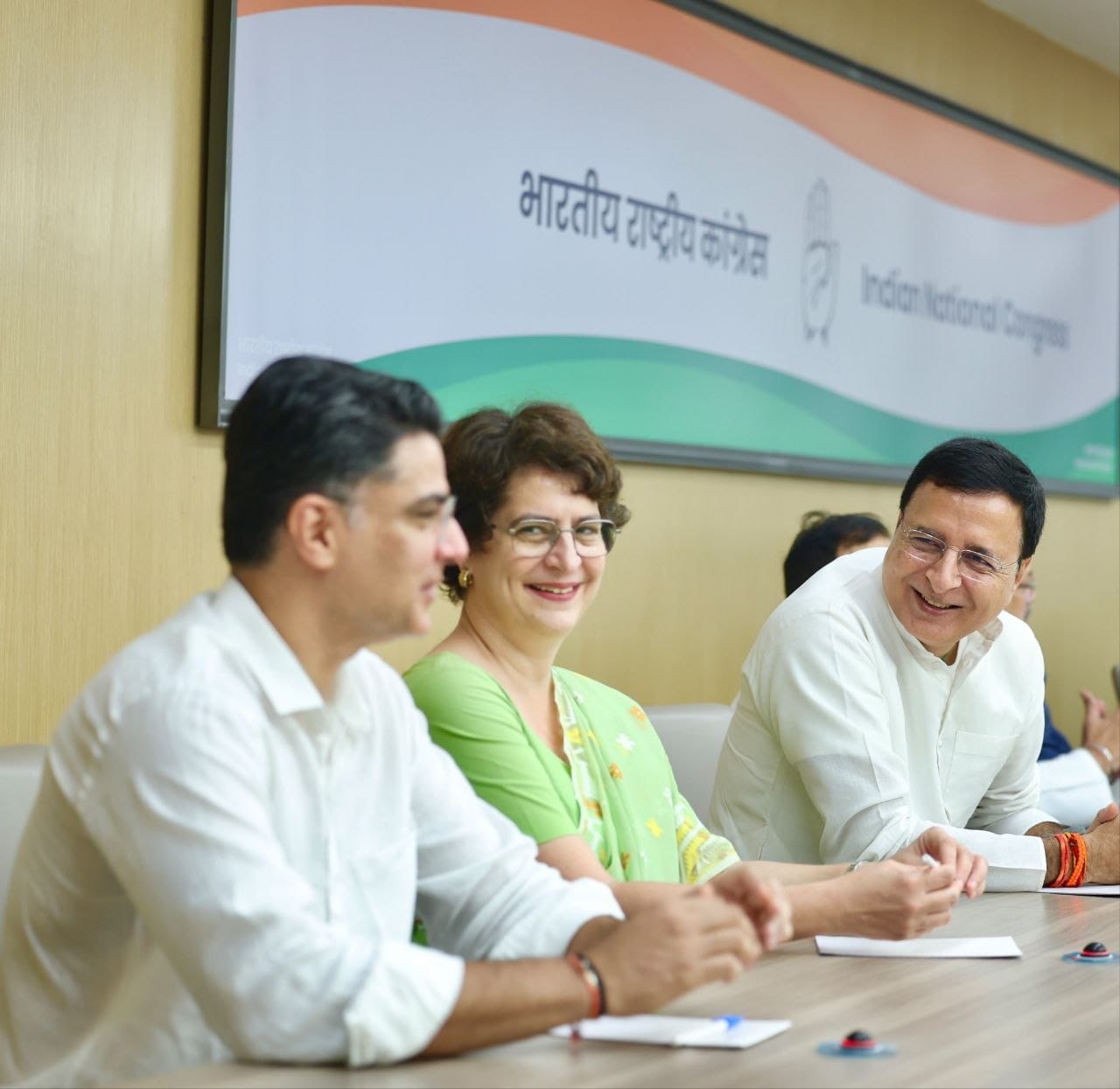 सीईसी को इस्तीफे के लिए मजबूर करेंगे: प्रियंका गांधी, CWC बैठक में गरमाया SIR का मुद्दा
