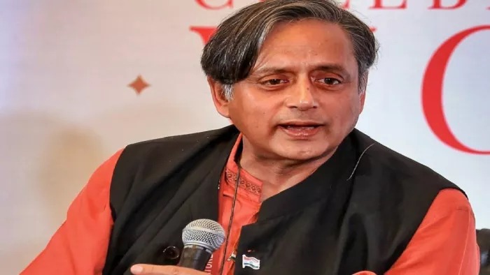 थरूर के सुझाव पर खरगे का तंज, CWC बैठक में छाया हंसी का माहौल