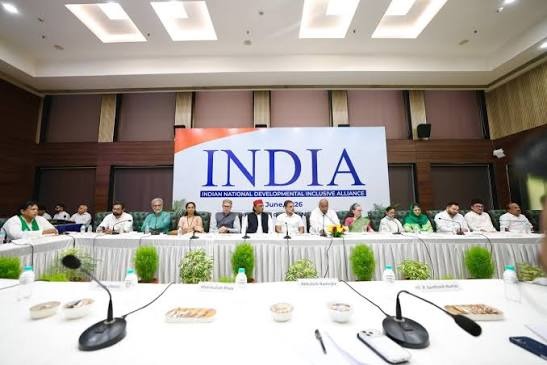 दिल्ली ब्रेकिंग: राहुल गांधी ने सांसदों और प्रदेश अध्यक्षों को चाय पर बुलाया, पवन खेड़ा बोले- ज्ञानेश कुमार के इस्तीफे तक जारी रहेगा आंदोलन