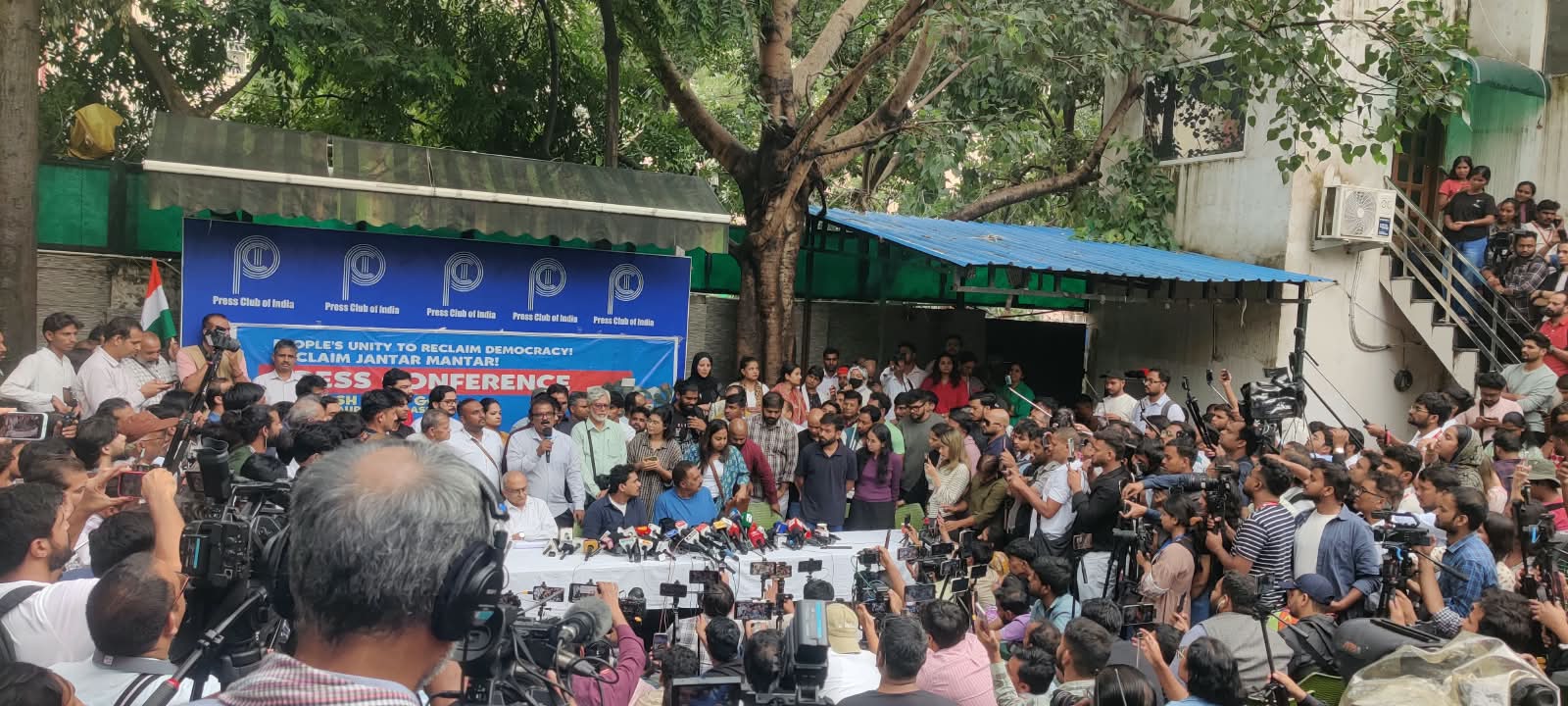 तिरंगा फहराना अपराध है तो बार-बार करेंगे: दीपके, 16 अक्टूबर को देशभर में झंडा फहराने का ऐलान