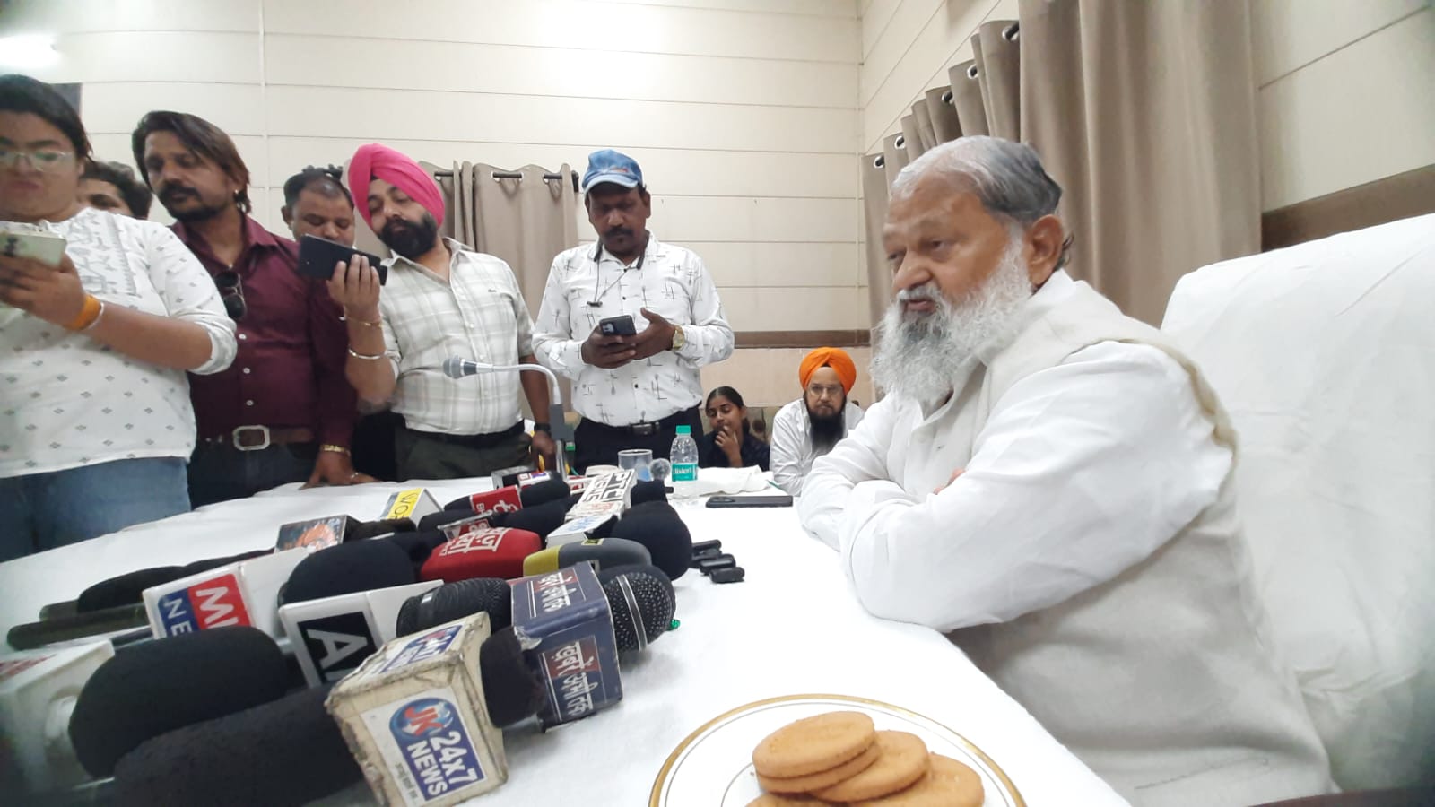 अनिल विज ने विपक्ष के मार्च पर उठाए सवाल, पंजाब सरकार और सुरजेवाला को भी घेरा