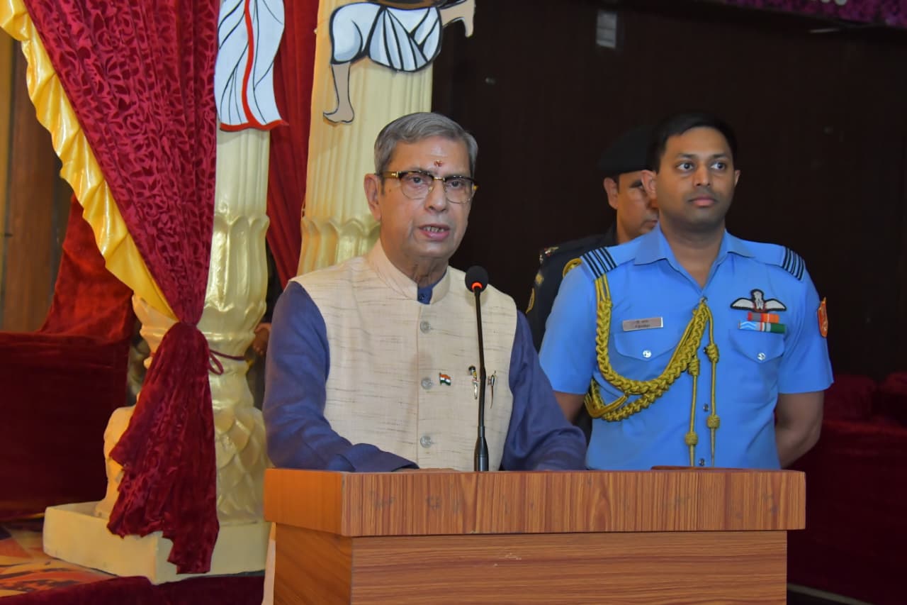 गुरुग्राम में दुर्गा पूजा समारोह में पहुंचे राज्यपाल असीम कुमार घोष, ₹5 लाख देने की घोषणा