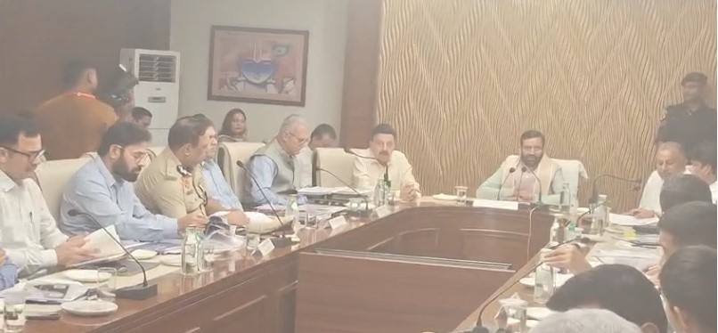 गुरुग्राम के विकास कार्यों को लेकर CM नायब सिंह सैनी की बैठक, प्रदूषण और बरसाती पानी की निकासी पर हुई समीक्षा