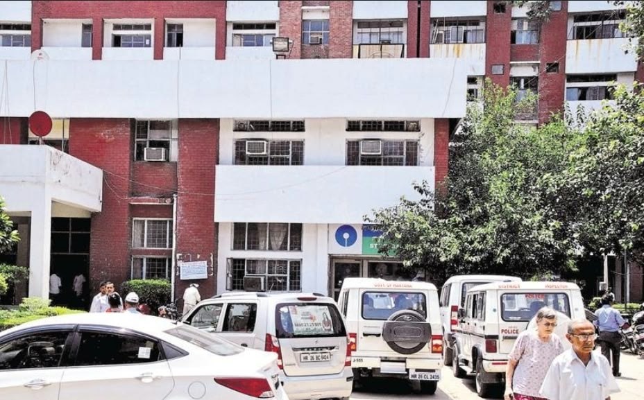 गुरुग्राम प्रशासन में सब कुछ ठीक नहीं? वरिष्ठ IAS अधिकारी की कार्यशैली पर सवाल, तबादले की धमकियों से अधिकारियों में नाराजगी की चर्चा