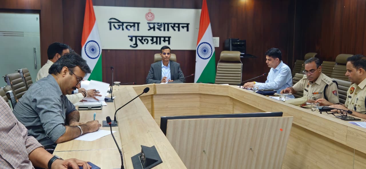 सड़क हादसों पर प्रशासन सख्त! 21 ब्लैक स्पॉट पर सुरक्षा सुधारने के निर्देश | DC Uttam Singh
