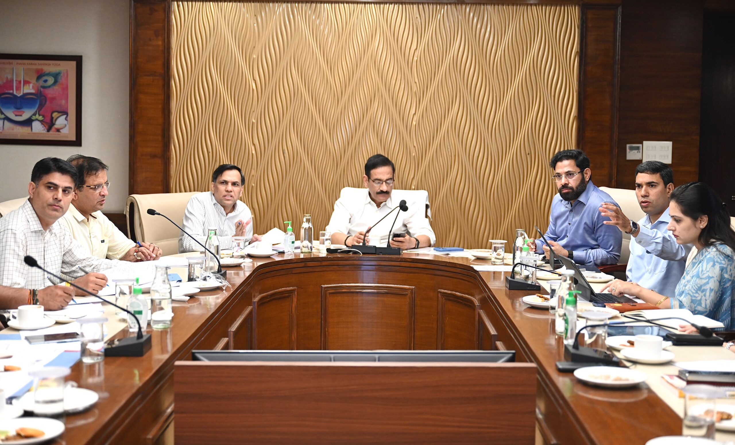 Gurugram roads, Gurugram road repair, 30 days challenge Gurugram, Rajesh Khullar, GMDA, MCG, HSVP, Gurugram development, Haryana news, Gurugram latest news, road recarpeting, street lights, lane marking, footpath, road beautification, Gurugram breaking news